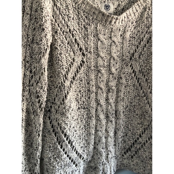 American Eagle Grey Knit Sweater - Picture 4 of 7